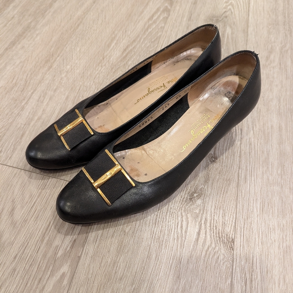 Ferragamo classic vintage heels